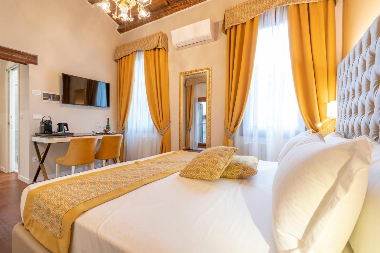 Residenza La Duchessa Deluxe Rooms Velence Kültér fotó