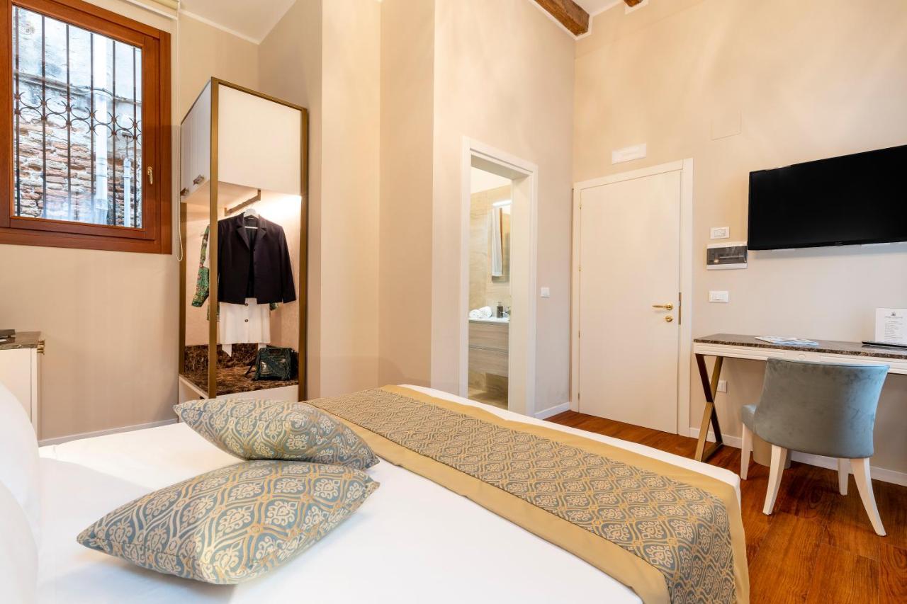Residenza La Duchessa Deluxe Rooms Velence Kültér fotó