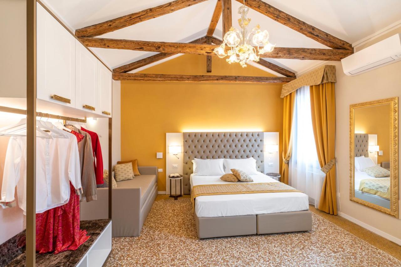 Residenza La Duchessa Deluxe Rooms Velence Kültér fotó