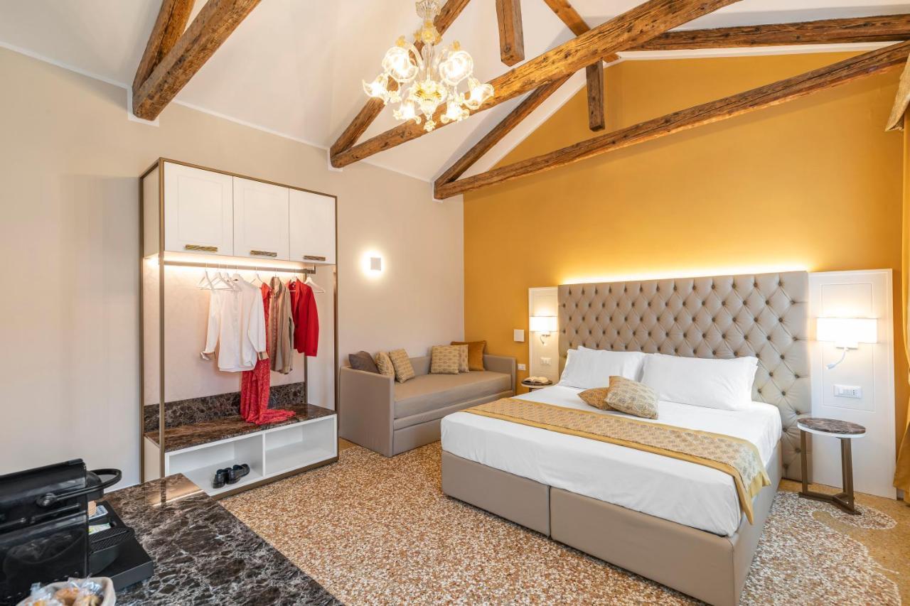 Residenza La Duchessa Deluxe Rooms Velence Kültér fotó