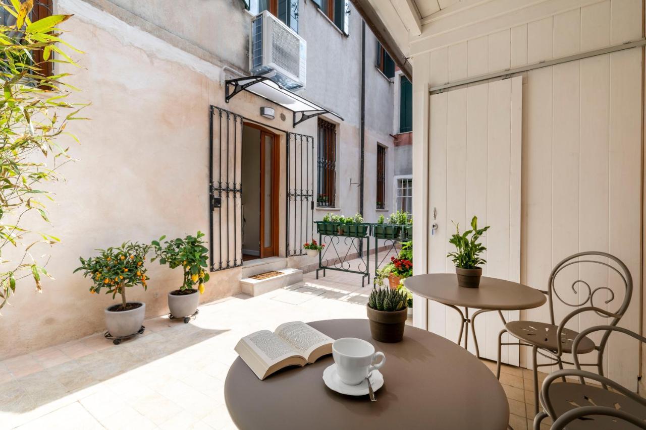 Residenza La Duchessa Deluxe Rooms Velence Kültér fotó